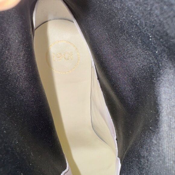 1901 Black Leather Pointed Toe Ankle Boots 8M - Picture 8 of 8